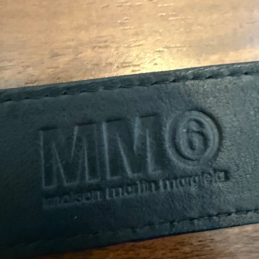 MM6 Maison Margiela Shrunken Grain Leather Interlocking Buckle Belt Italy M 30